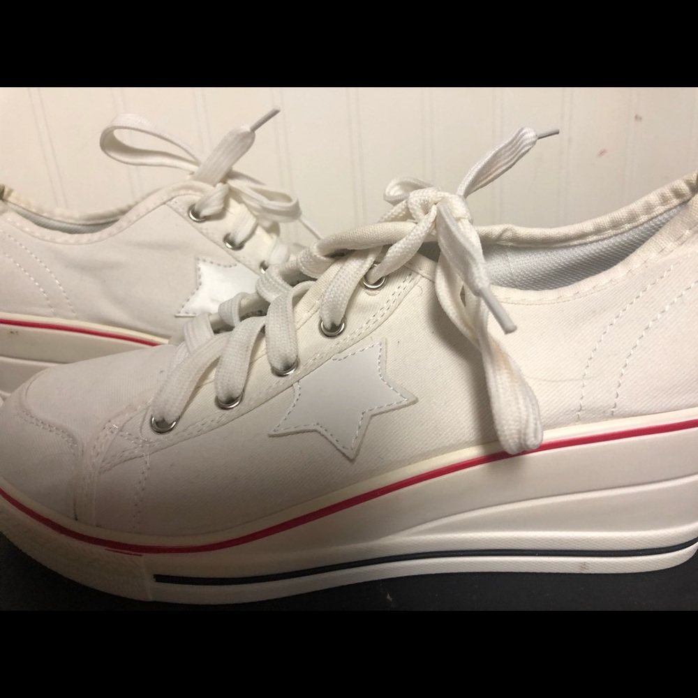 Converse Chuck Taylor Wedge Sneakers Size 7